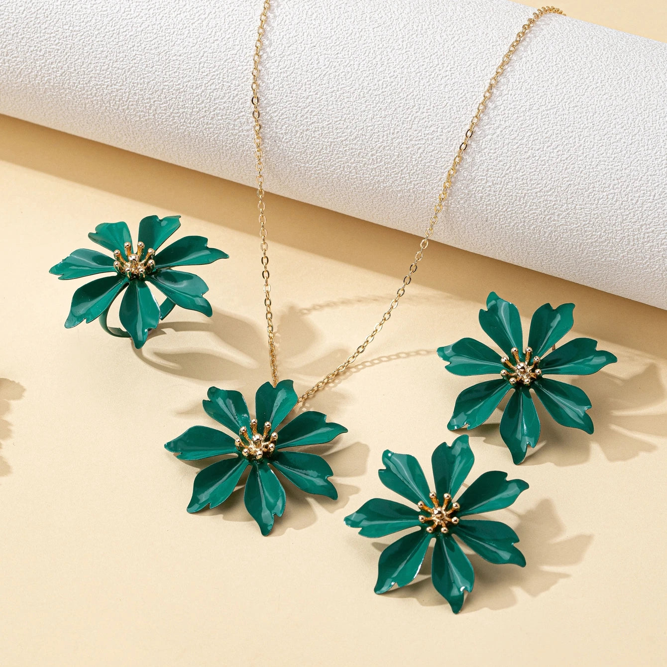 ensemble de bijoux pour femmes, des boucles d'oreilles à fleurs